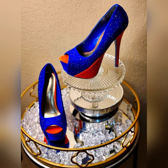 Heels - Picture 1 of 1